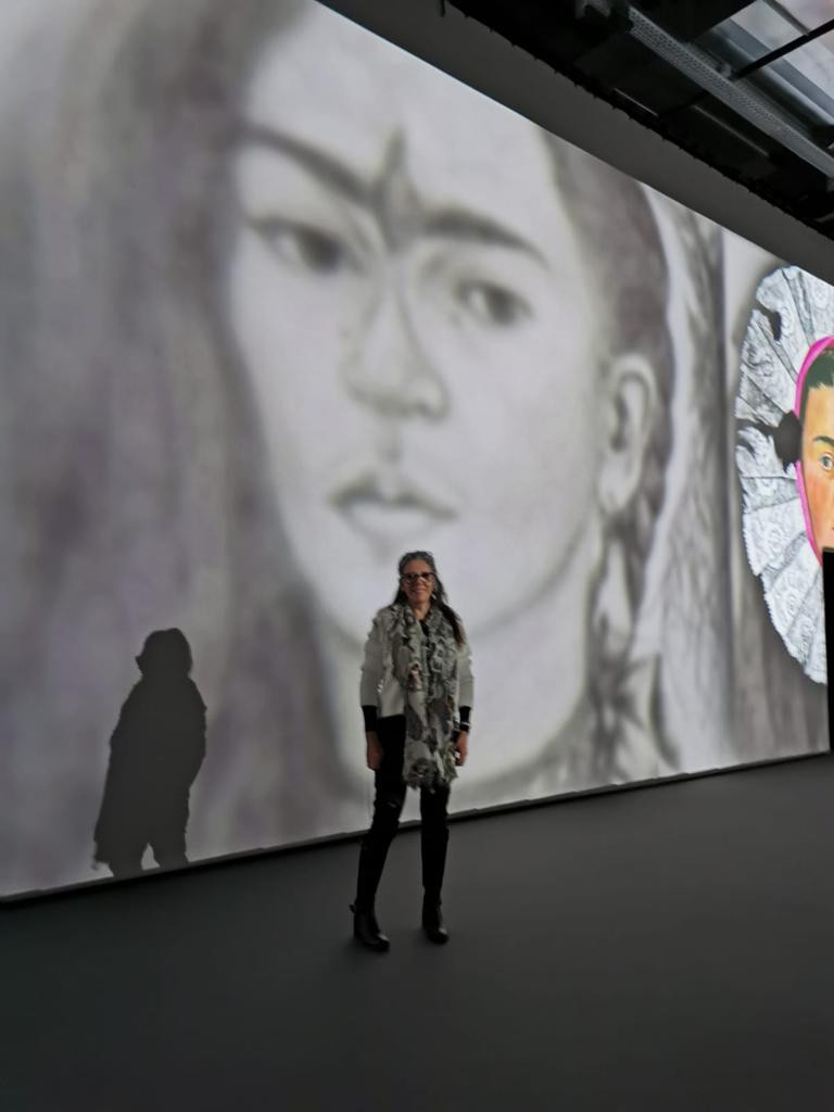 Exposição imersiva de Frida Kahlo